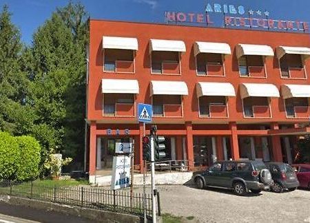 Aries Hotel Леза Екстериор снимка