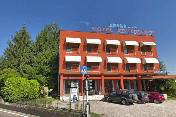 Aries Hotel Леза Екстериор снимка