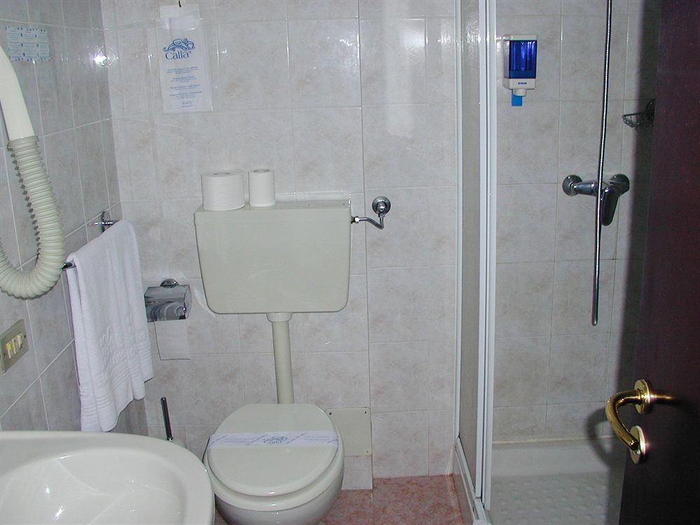 Aries Hotel Леза Екстериор снимка