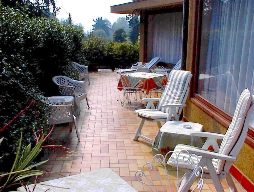 Aries Hotel Леза Екстериор снимка